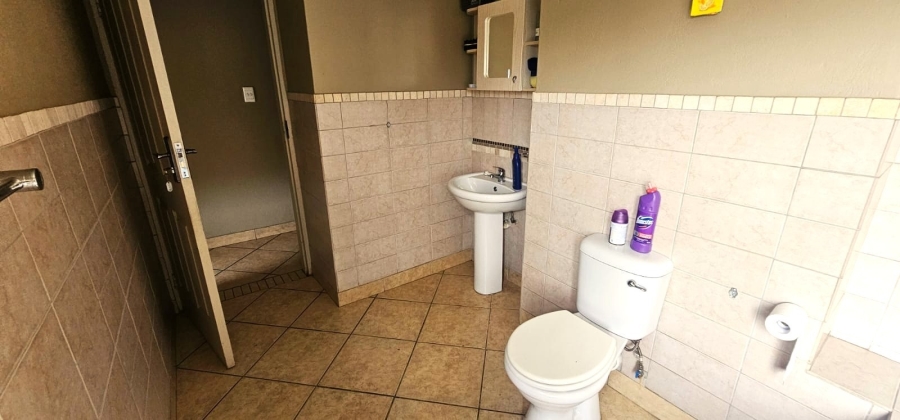 To Let 3 Bedroom Property for Rent in Waterval East North West